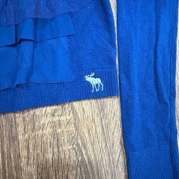 Y2K Abercrombie & Fitch Blue Ruffle Sweater Cardigan Womens large NWT Giftable - Picture 2 of 8